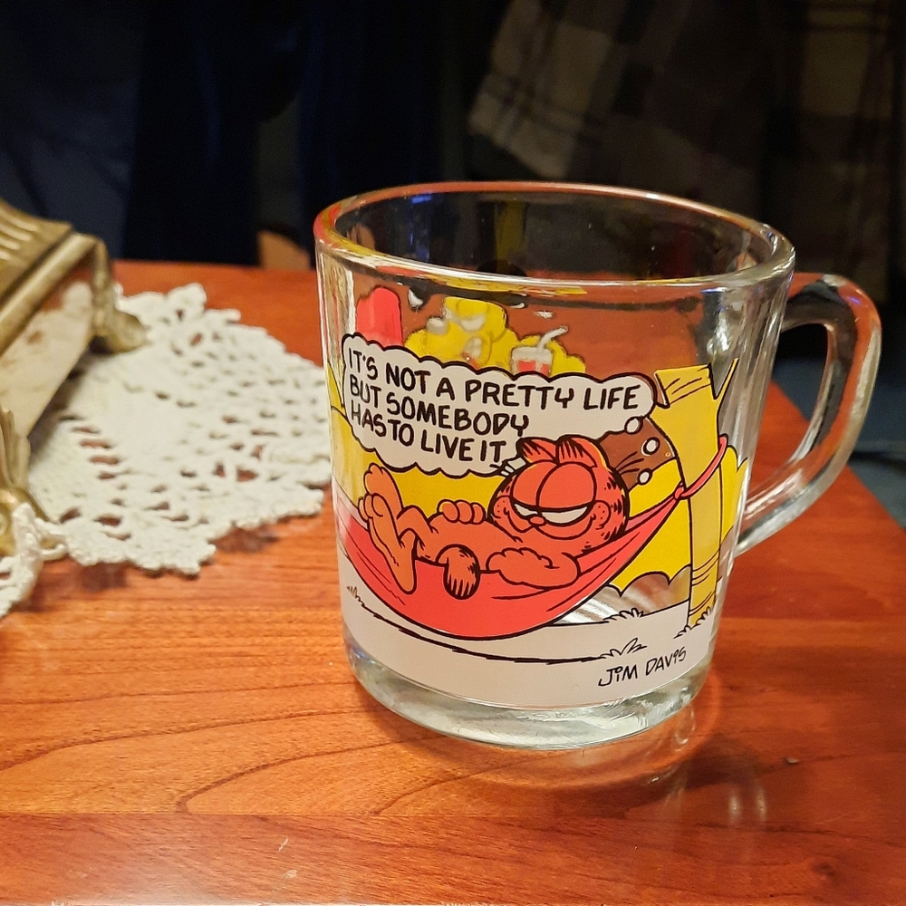McDonald's 1978 Collectors MUG featuring Garfield
